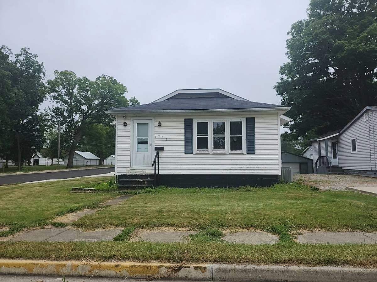 Simon St, Kendallville, IN 46755