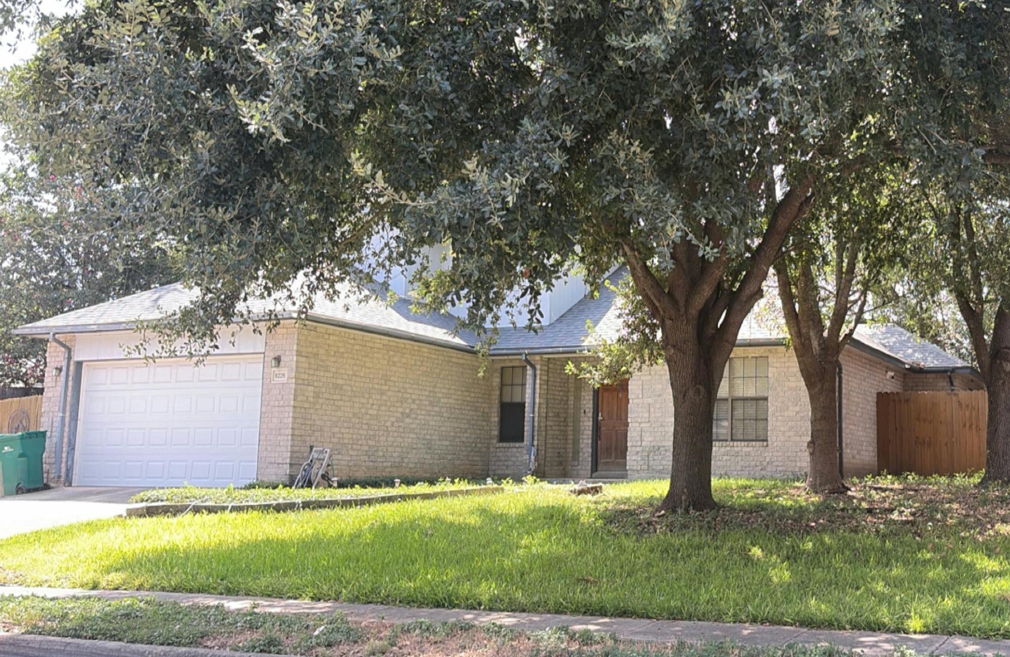 Shadow Lawn Cir, Converse, TX 78109