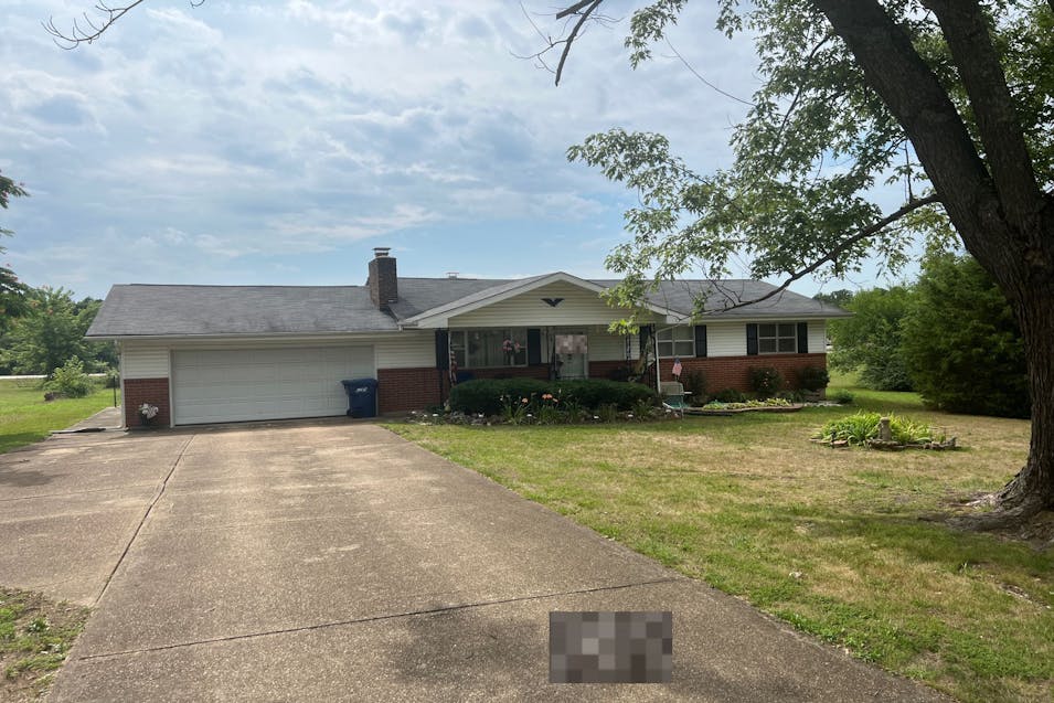321 Walker St Licking, MO 65542, Texas County