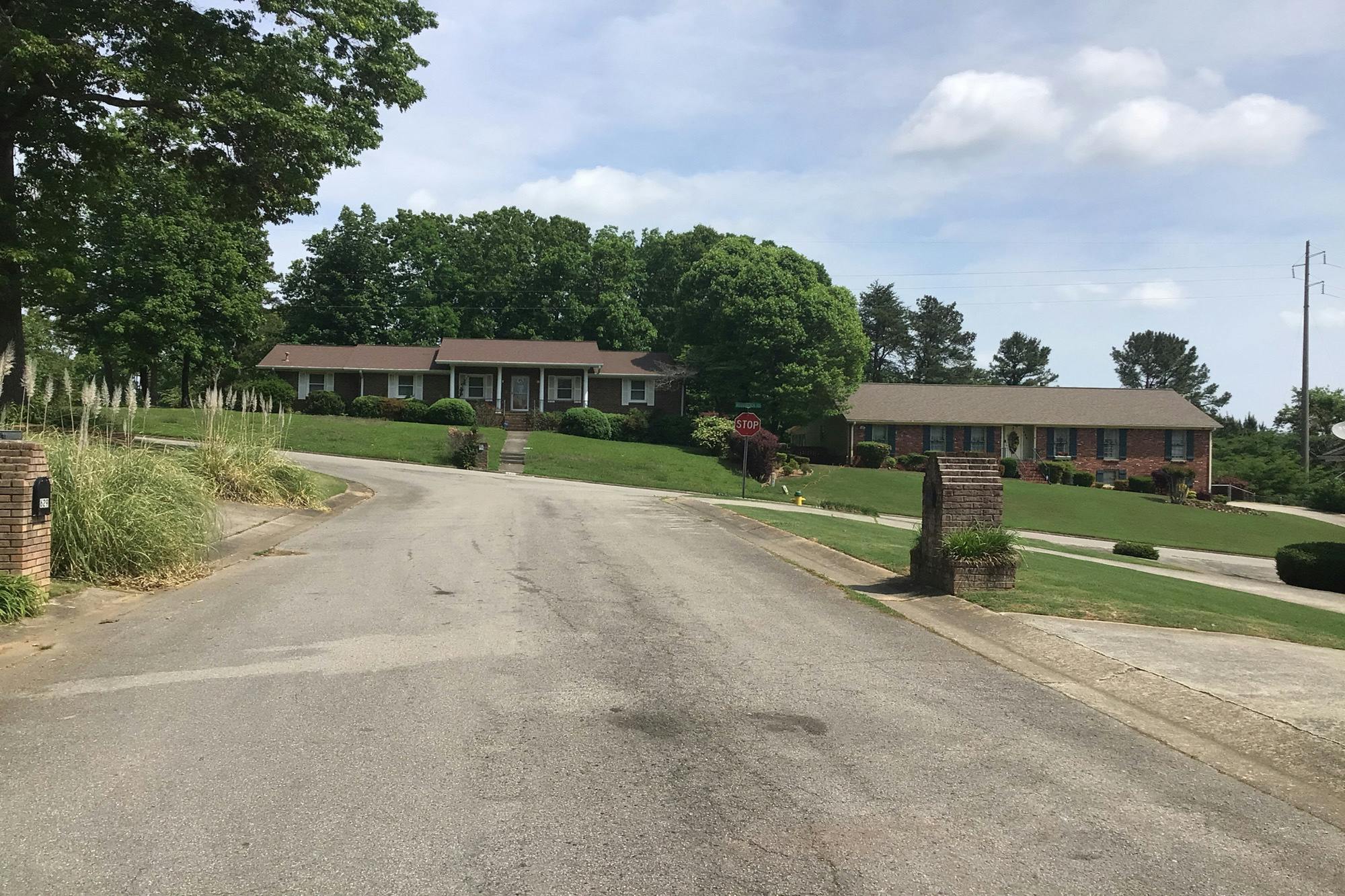 Woodbrook Rd, Center Point, AL 35215