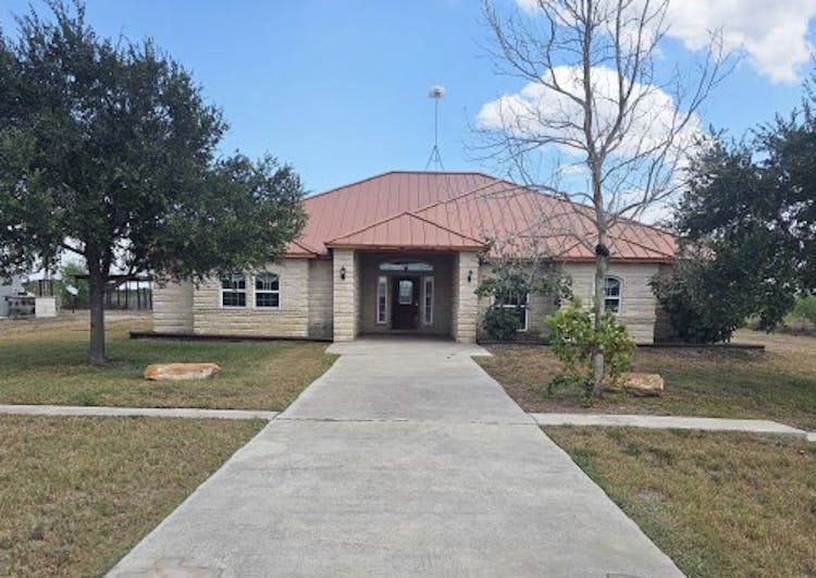 7448 N Us Highway 281 Orange Grove, TX 78372, Jim Wells County