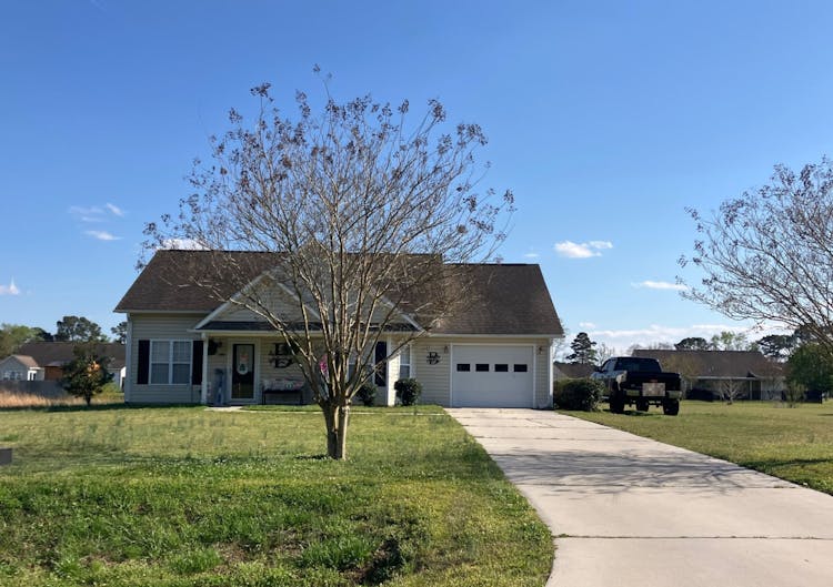 144 Henry Giddeons Dr, Teachey, NC, 28464, USA