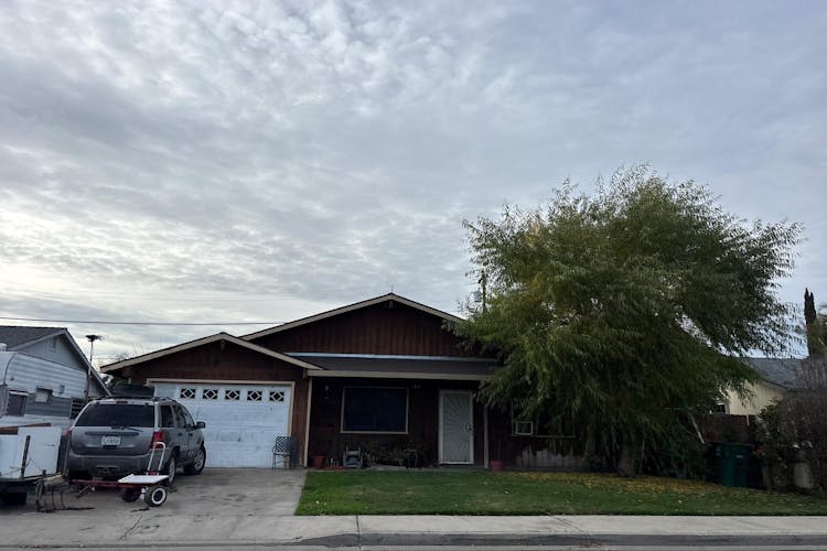 323 Kumquat Ave Los Banos, CA 93635, Merced County