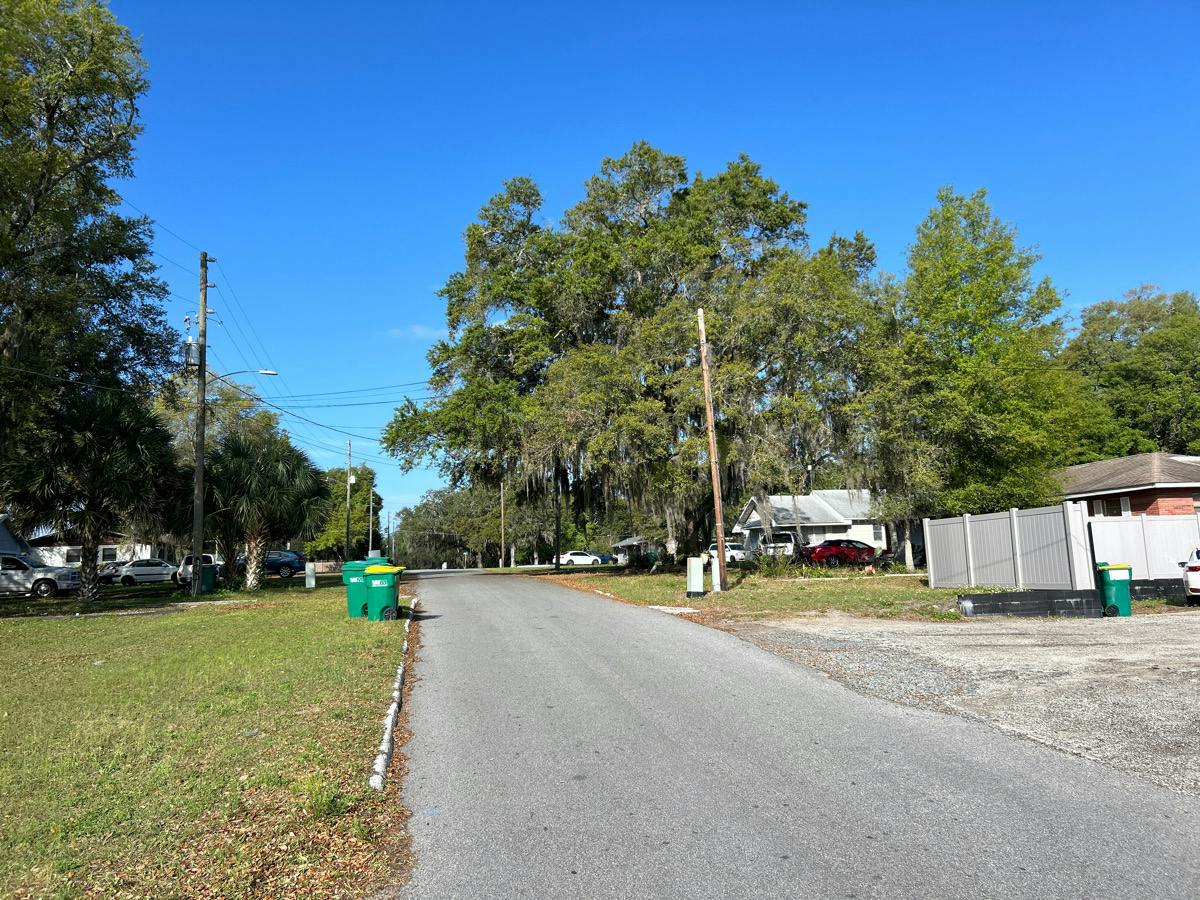 Fountain St, Fruitland Park, FL 34731