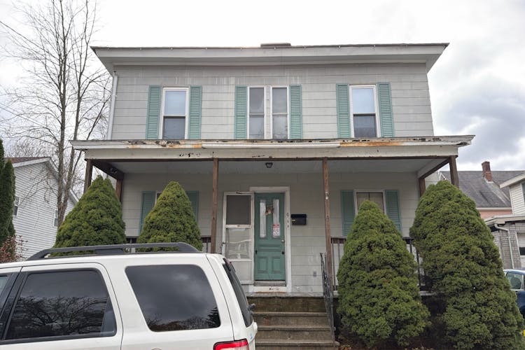 9 Auburn Street Clinton, MA 01510, Worcester County