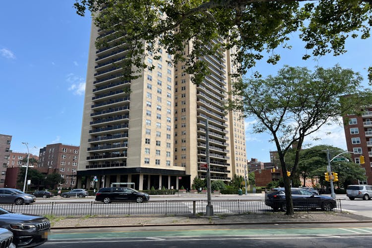 11011 Queens Blvd Unit 086, Forest Hills, NY, 11375, USA
