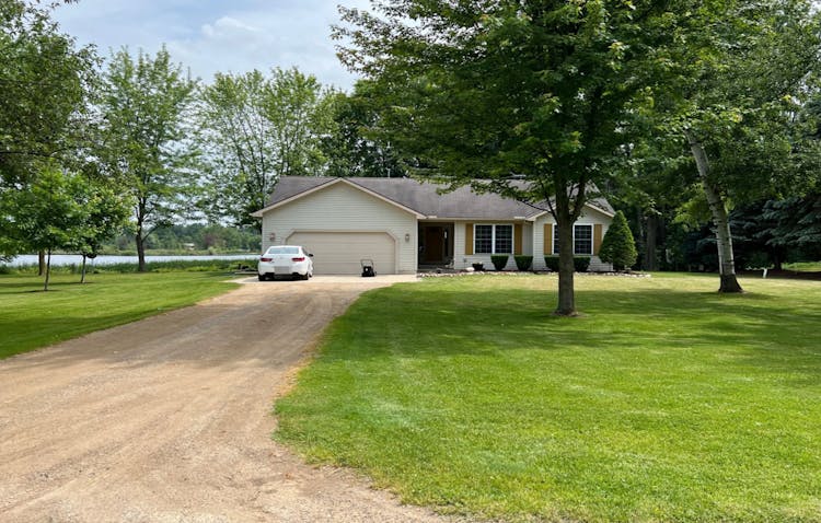 1180 Percha St Clare, MI 48617, Clare County