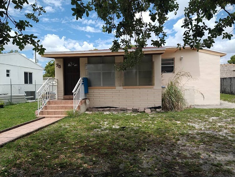 75 E 41 St Hialeah, FL 33013, Miami-Dade County