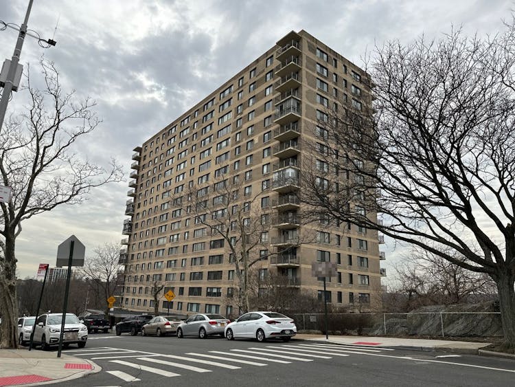 3671 Hudson Manor Ter 1A, Bronx, NY, 10463, USA