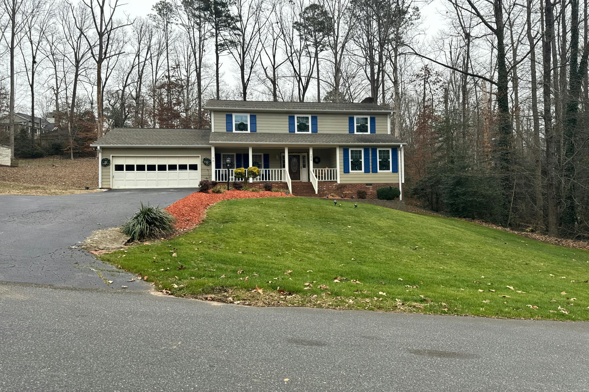 Gunpowder Dr, Hickory, NC 28601