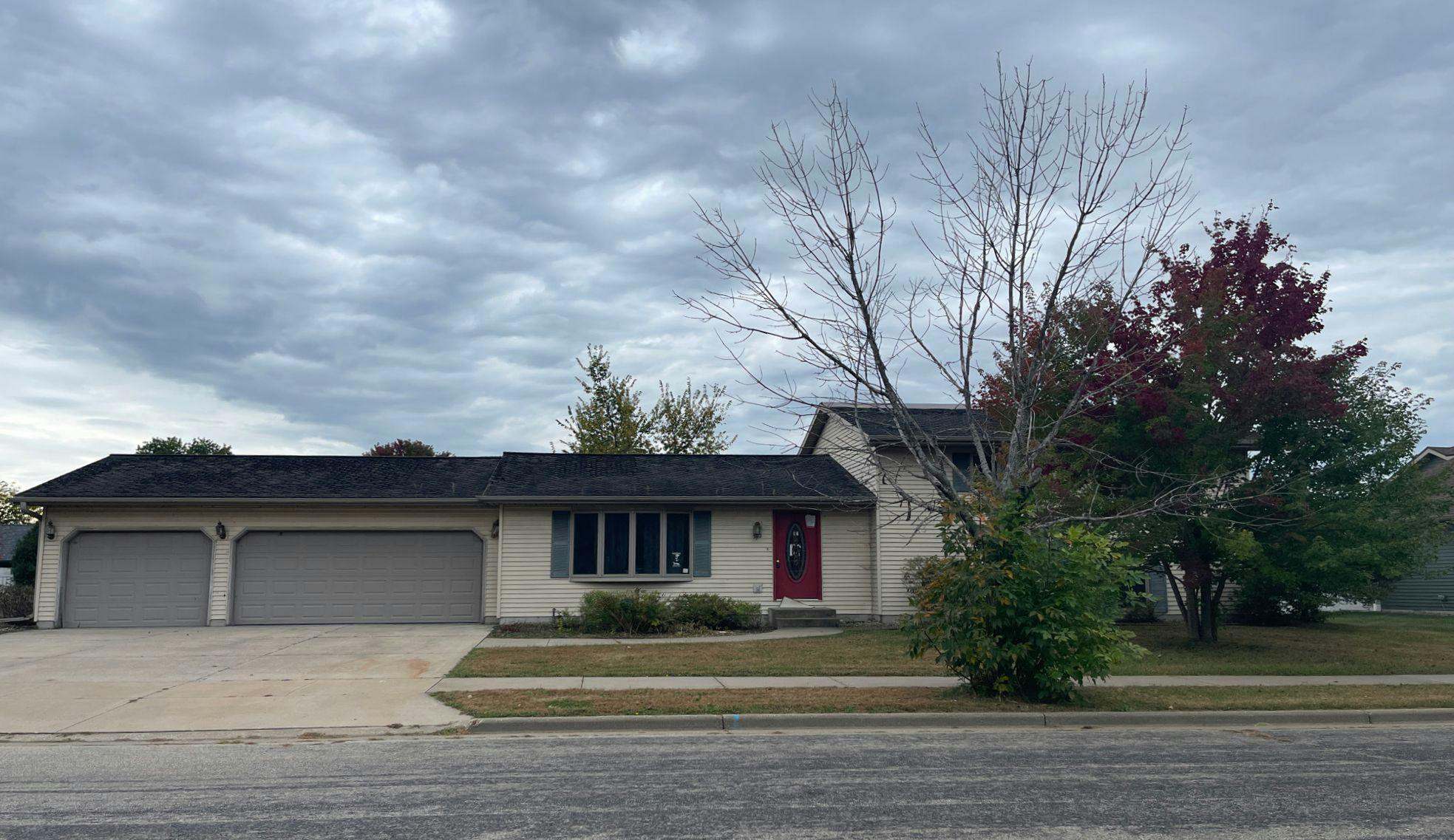 912 Packer Dr, Holmen, WI, 54636, USA