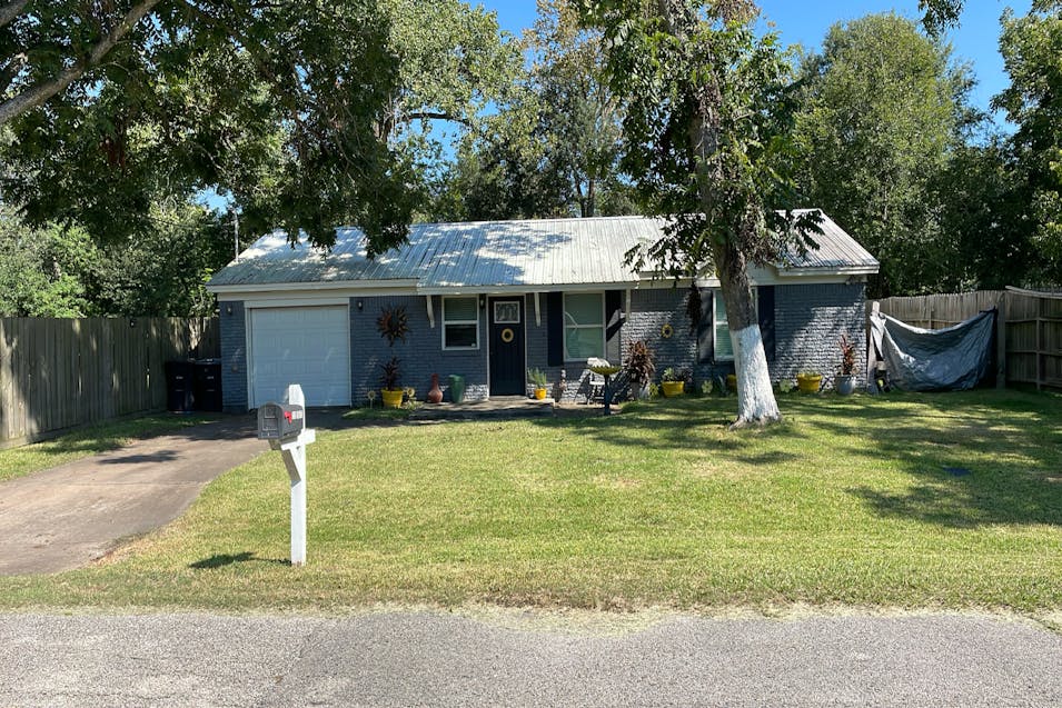 1016 W Lobitt St Alvin, TX 77511, Brazoria County