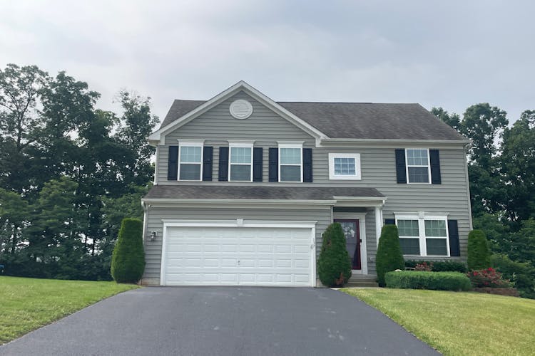 137 Louvain Dr Hanover, PA 17331, York County