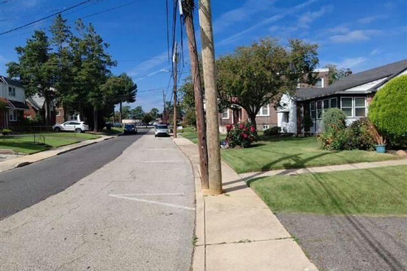 Eggleston Cir, Sharon Hill, PA 19079