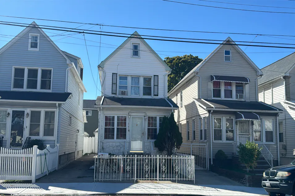 21818 118th Avenue Cambria Heights, NY 11411, Queens County