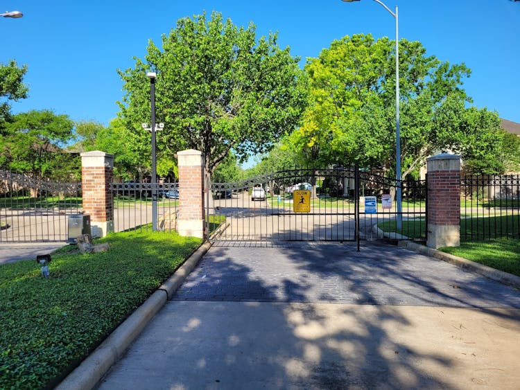 2618 Kimbleton Ct Houston, TX 77082, Harris County