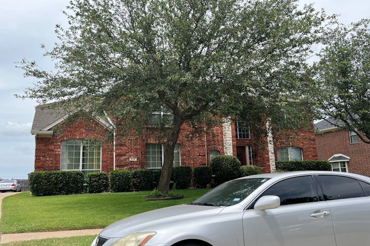 217 Hollow Crest Dr Desoto, TX 75115, Dallas County