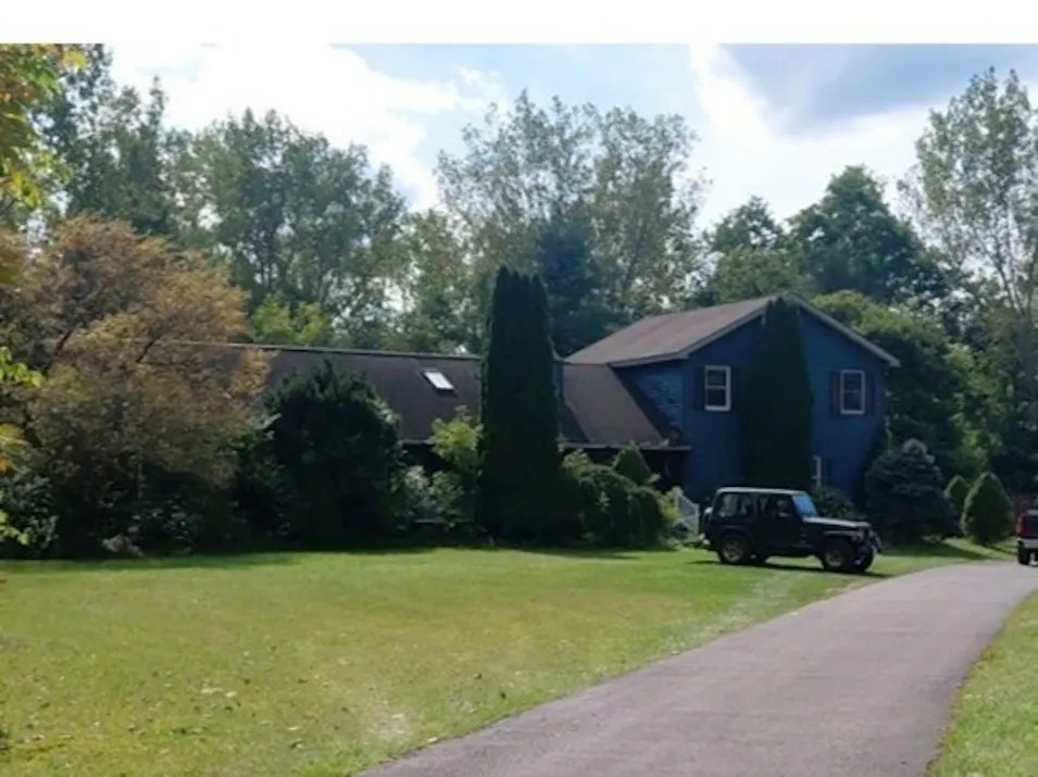 7687 North St Rd Auburn, NY 13021, Cayuga County
