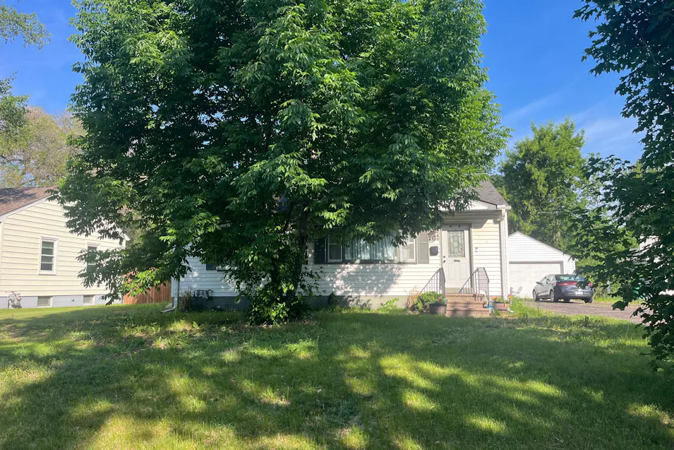 2106 Ericon Drive Brooklyn Center, MN 55430, Minneapolis County