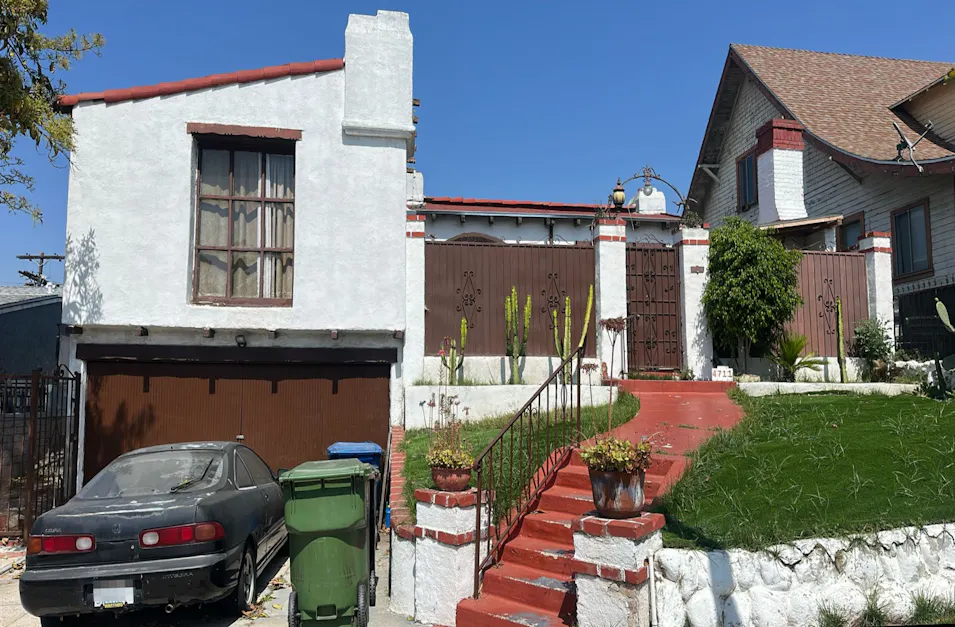 4711 West 18th Street Los Angeles, CA 90019, Los Angeles County