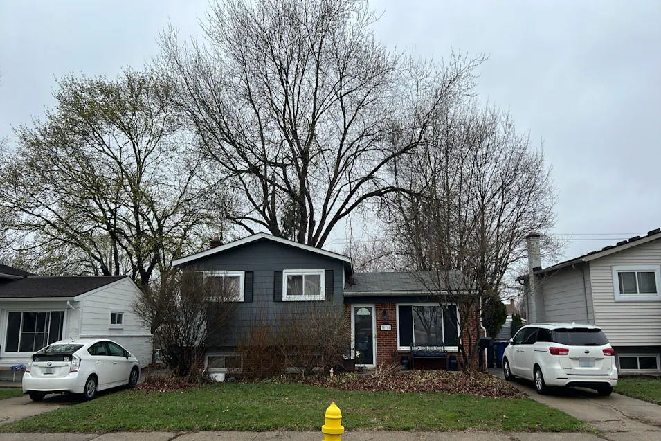 30766 Burlington St Westland, MI 48186-5338, Wayne County