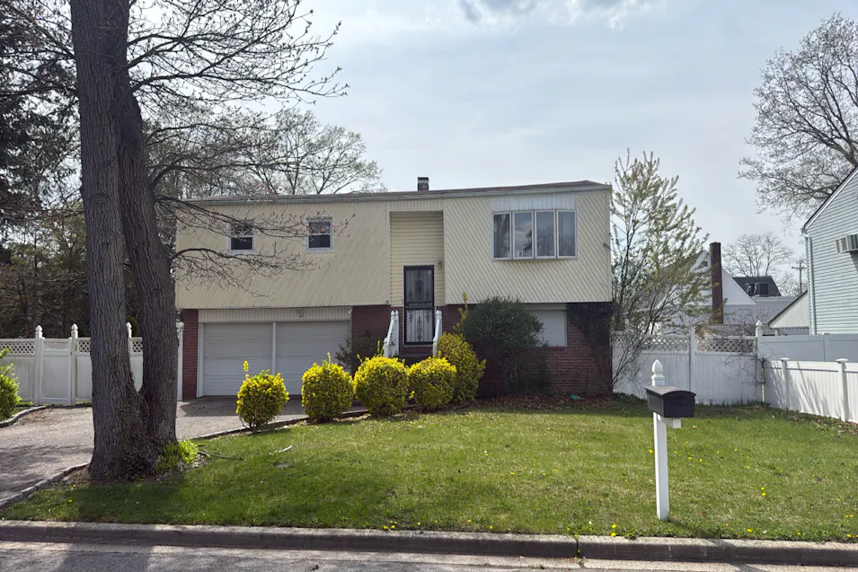 109 Margaretta Avenue Massapequa, NY 11758, Nassau County