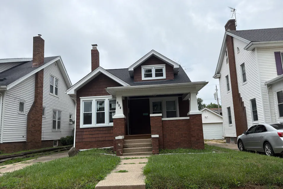 804 W Meadows Pl Peoria, IL 61604, Peoria County