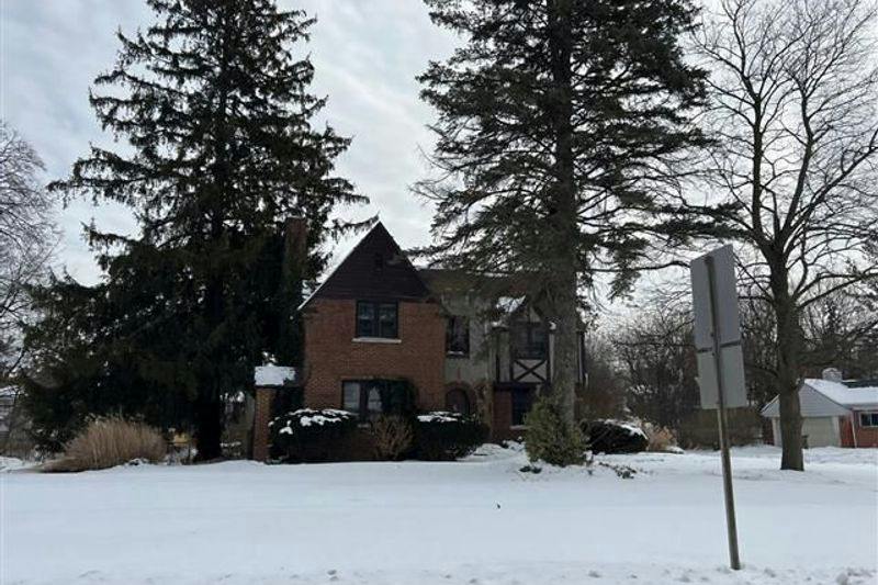 Ottawa Dr, Pontiac, MI 48341