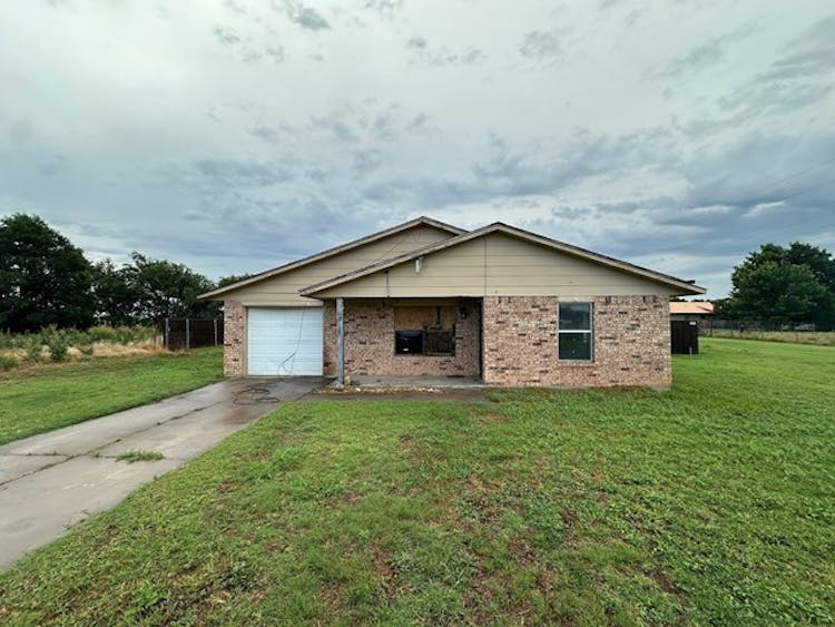 315 S Bannister St Gotebo, OK 73041, Kiowa County