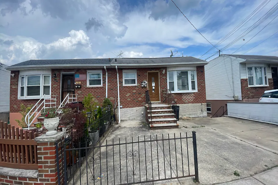 15-44 Ohm Ave Bronx, NY 10465, Bronx County