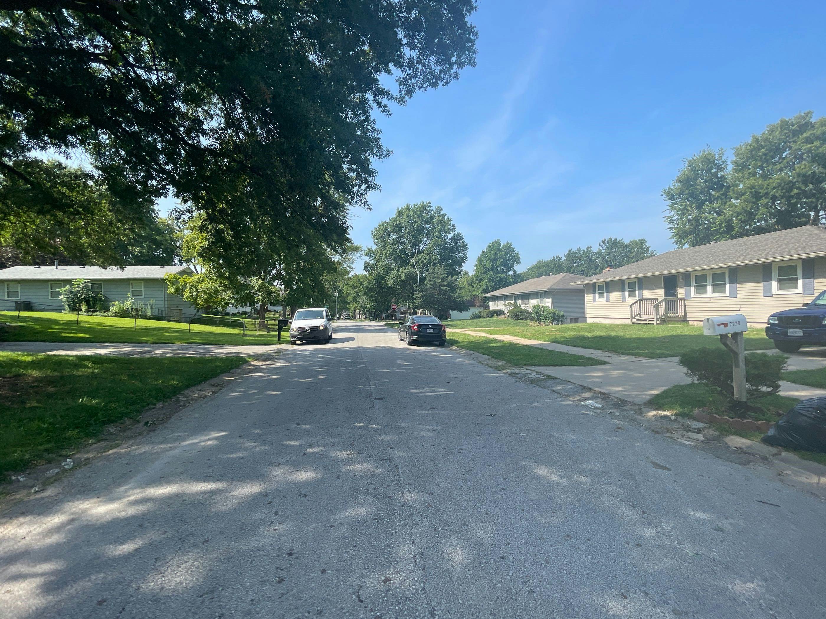 Milrey Dr, Kansas City, MO 64152