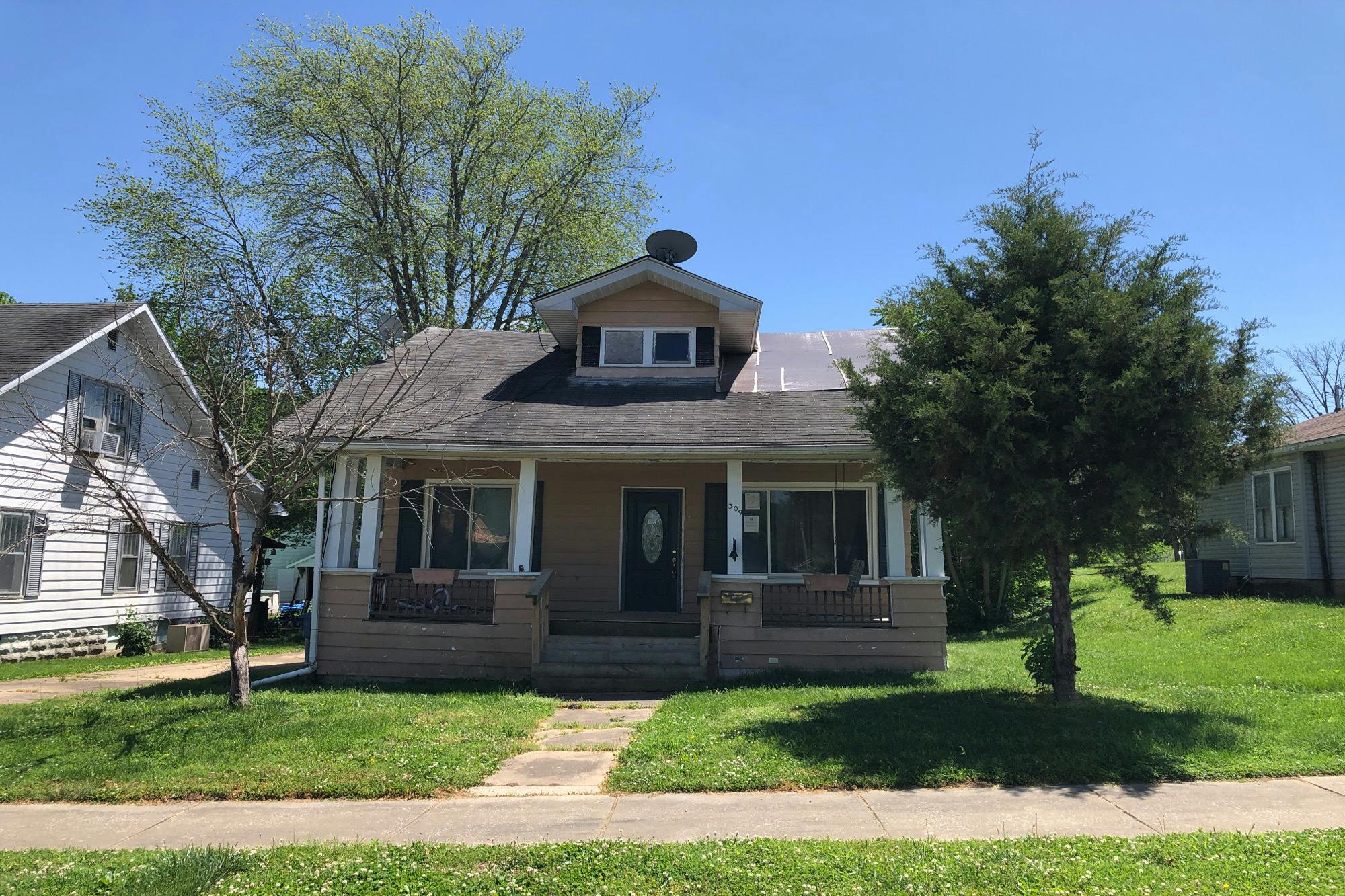 309 E Main St, Mc Leansboro, IL, 62859, USA