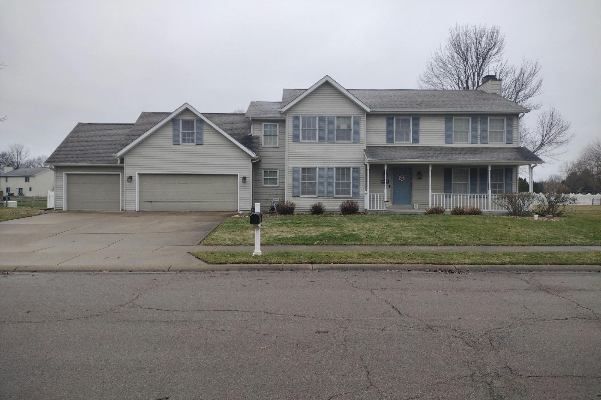 Catlin Bridge Ct, Granger, IN 46530