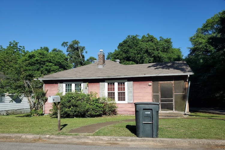 137 Minniehaha Street Florence, AL 35630, Lauderdale County