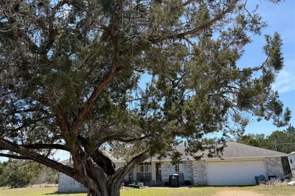 250 Mills Ln Pipe Creek, TX 78063, Bandera County