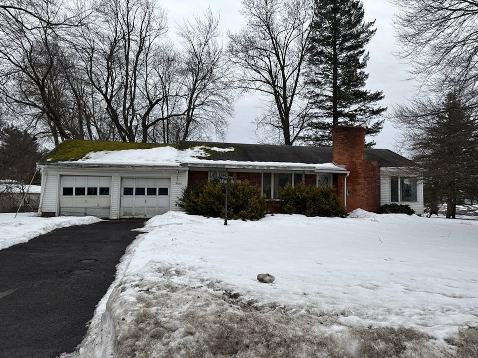 13 Timberland Dr. Colonie, NY 12211, Albany County