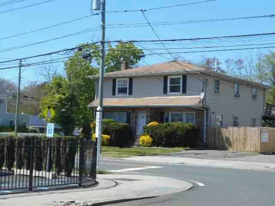89 Park Ave Babylon, NY 11702, Suffolk County