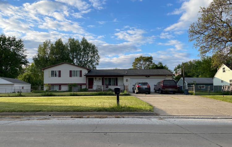 322 W Columbia Ave Pontiac, MI 48340, Oakland County