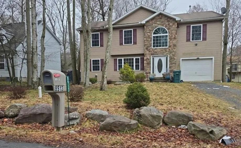 Deerfield Rd, Tobyhanna, PA 18466