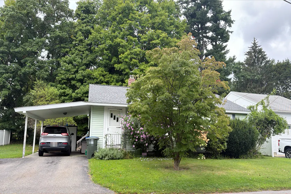 18 Greenwich Avenue Leominster, MA 01453, Worcester North County