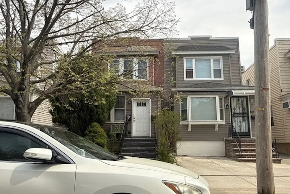 6937 68th Street Glendale, NY 11385, Queens County