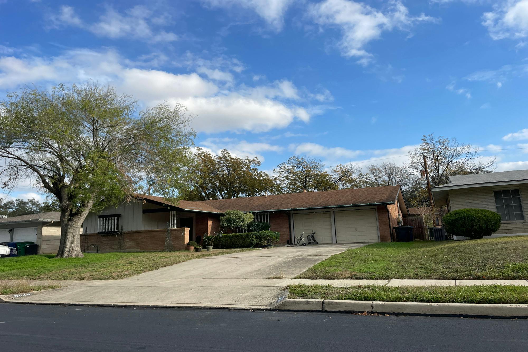 Chateau Dr, San Antonio, TX 78219