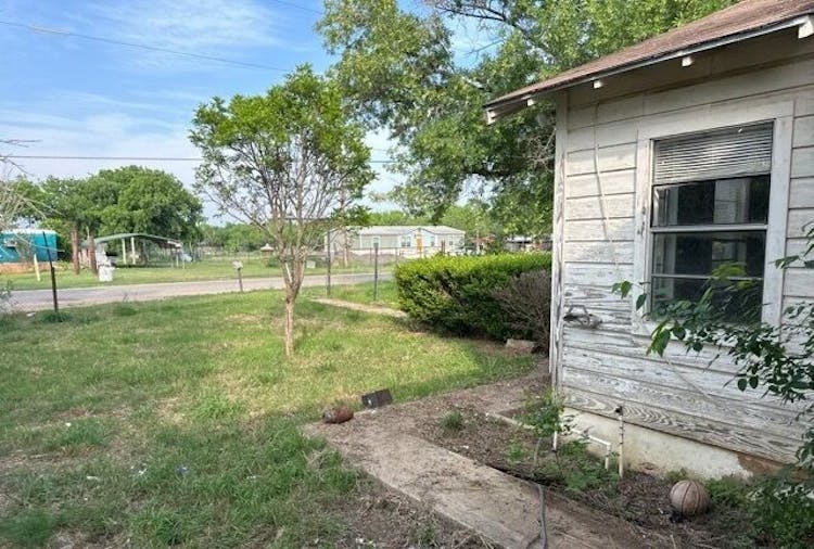 1520 County Road 2005 Pearsall, TX 78061, Frio County