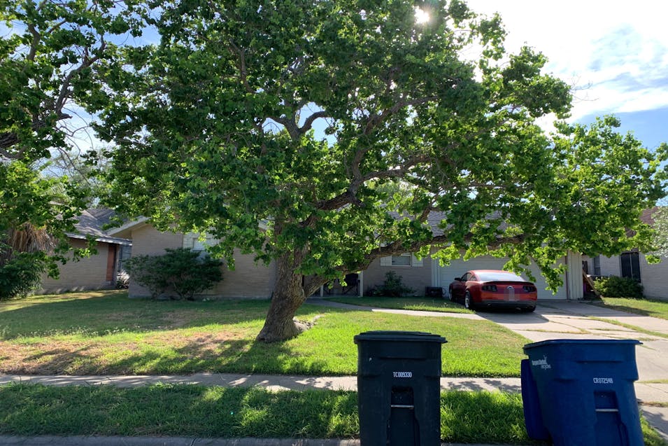 825 Crestview Dr Corpus Christi, TX 78412, Nueces County