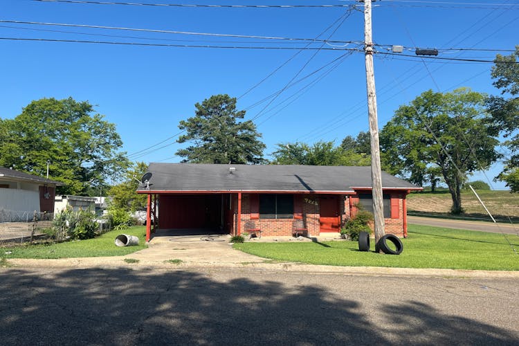 176 Northside Dr Starkville, MS 39759, Oktibbeha County