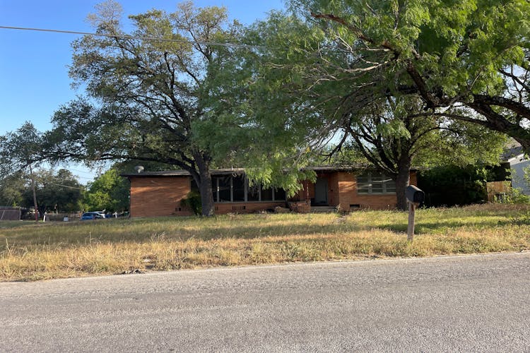 622 Senisa Drive San Antonio, TX 78228, Bexar County