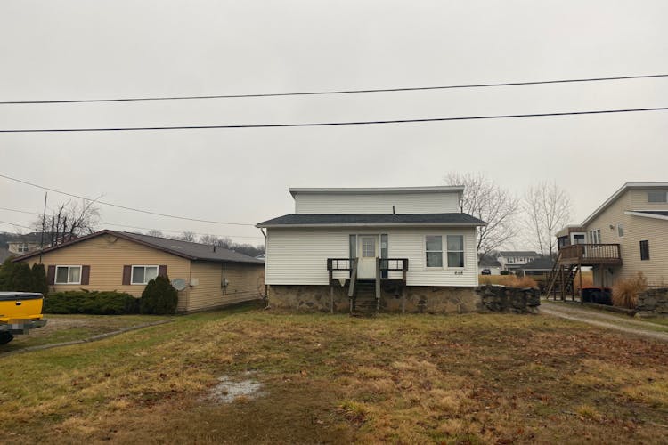 658 N High St, Utica, OH, 43080, USA