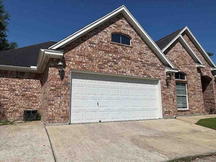 6 Howell Ct Beaumont, TX 77706, Jefferson County
