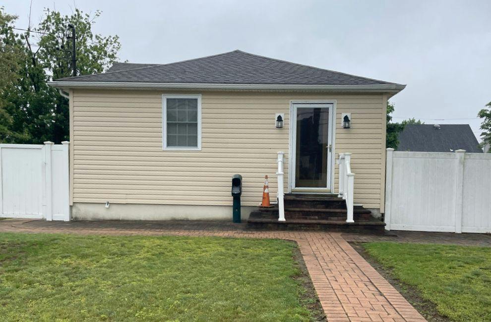 7th St, Lindenhurst, NY 11757 #1