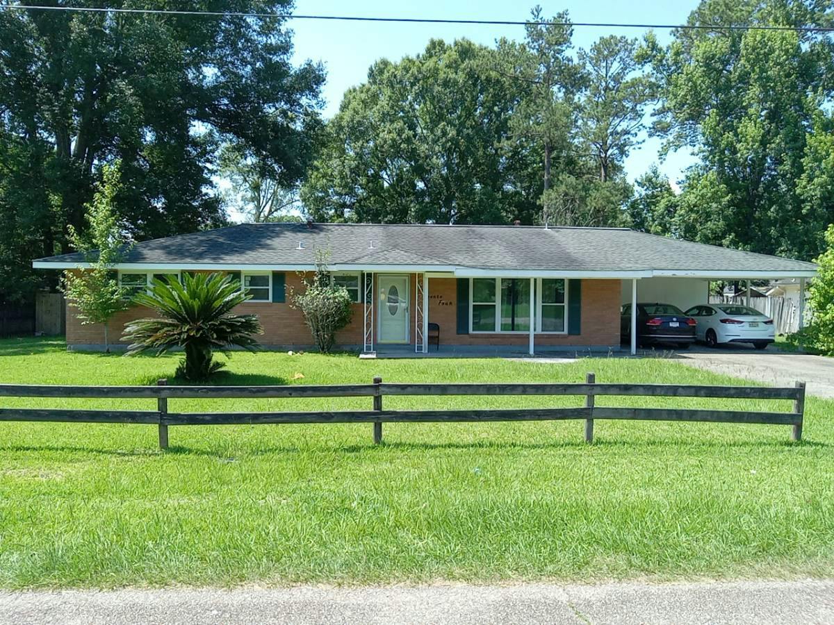 Dogwood Dr, Bogalusa, LA 70427